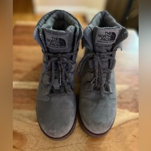 The Northface women’s boots.